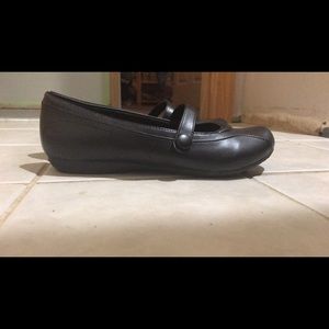 Women’s non-slip Mary Jane flats